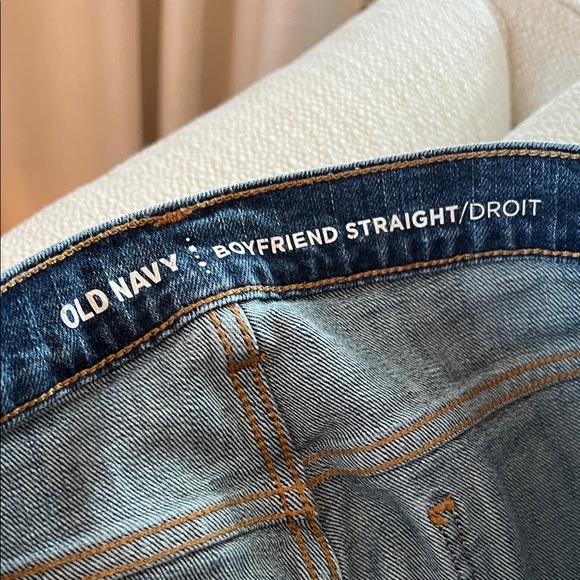 Old Navy ‘Boyfriend Straight’ Distressed Jeans - Picture 2 of 4